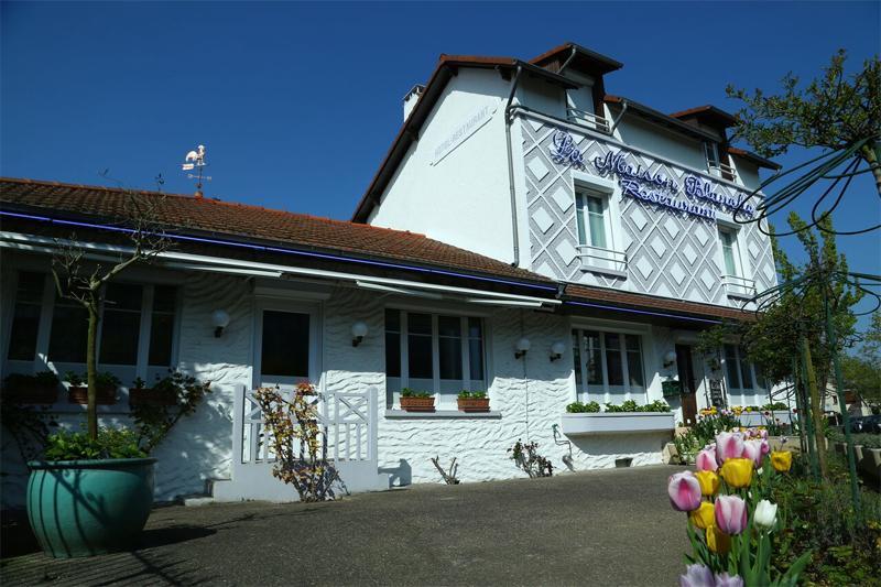 Hotel Restaurant Maison Blanche Рюнжи Экстерьер фото