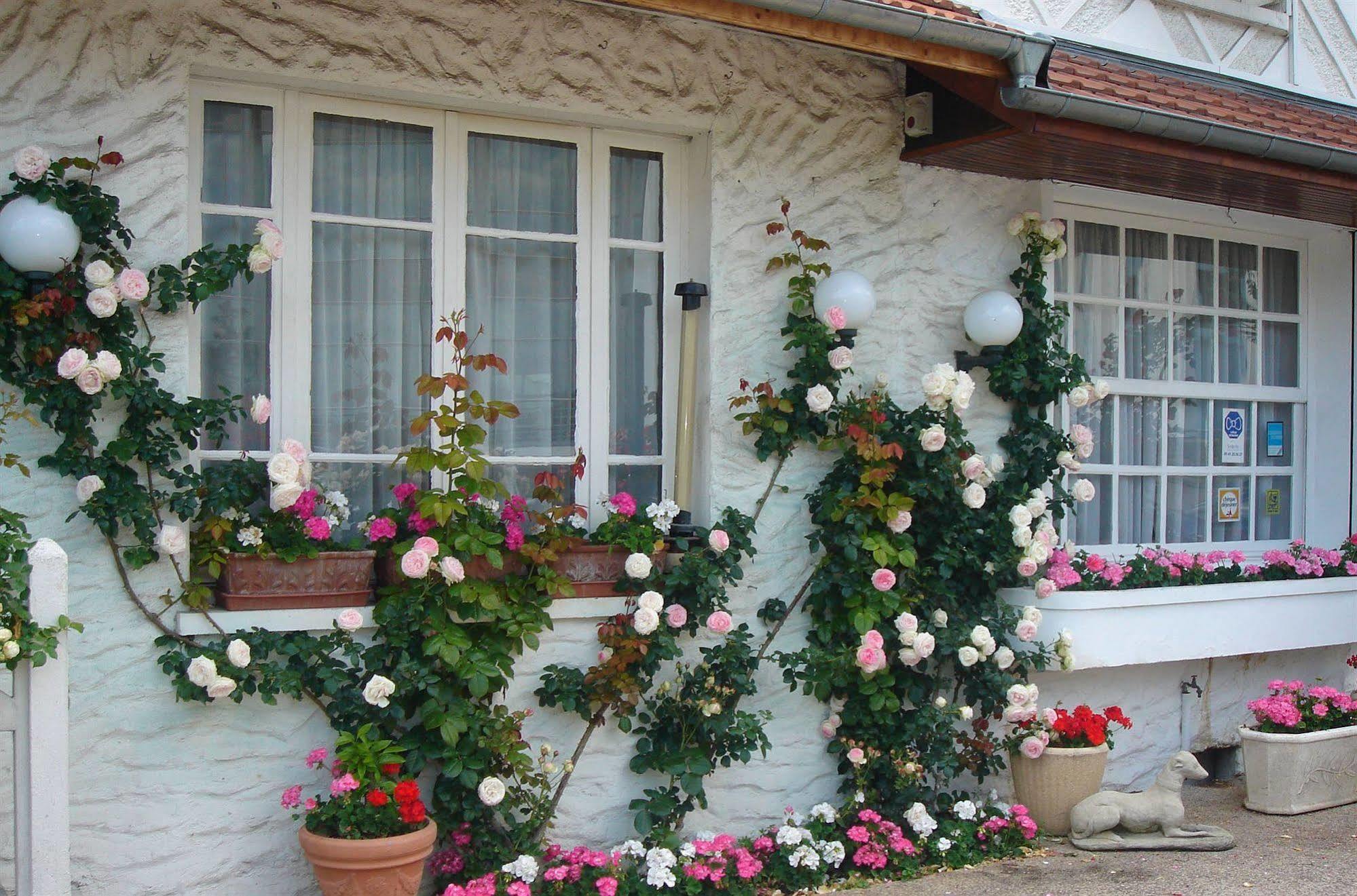 Hotel Restaurant Maison Blanche Рюнжи Экстерьер фото